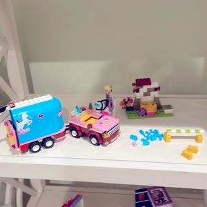 Friends Horse Race Lego Set with instructions